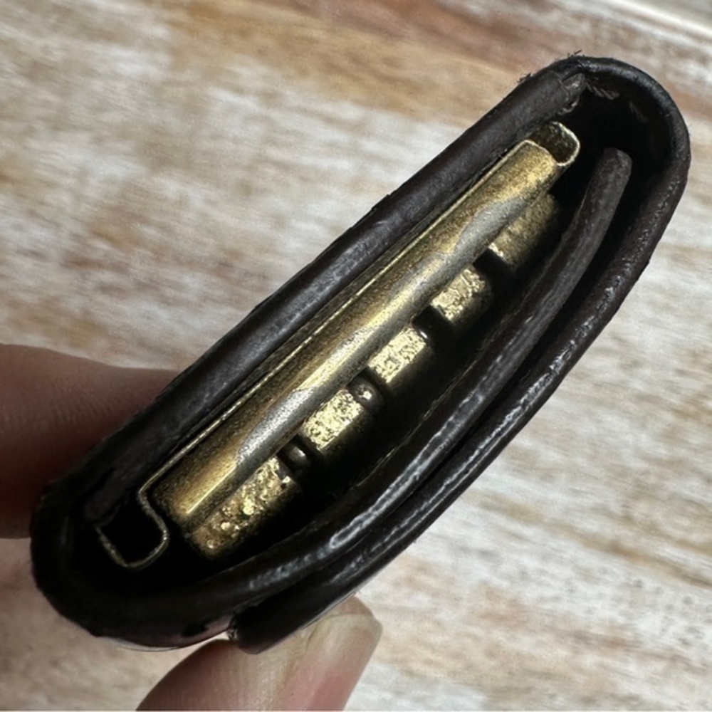 AUTHENTIC Louis Vuitton keycase. Deep maroon/Red Vernis. - Picture 10 of 14
